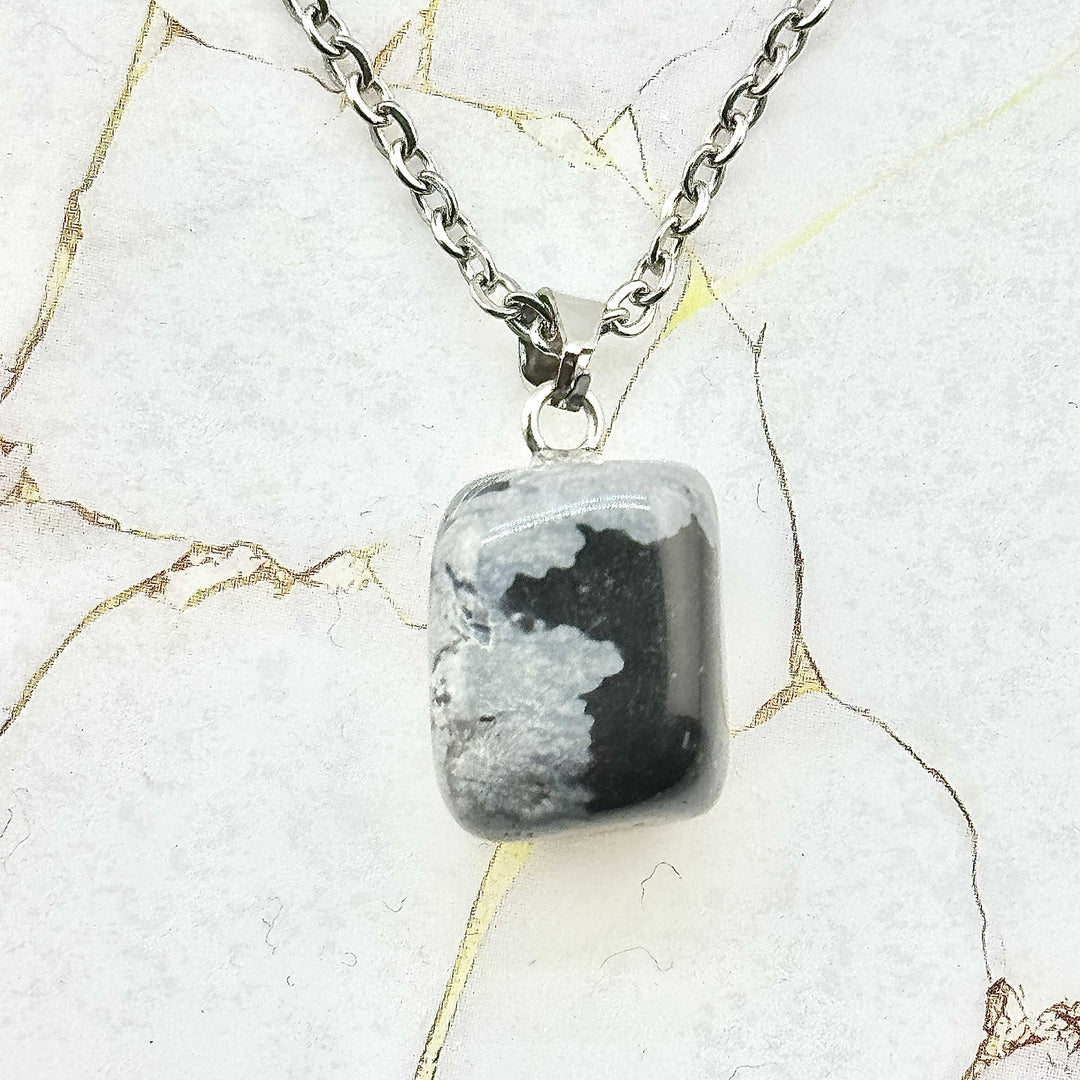 Collier "Cubique" en Pierres naturelles (13 variantes)